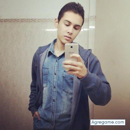 Ma7ias_CfC chico soltero en Montevideo