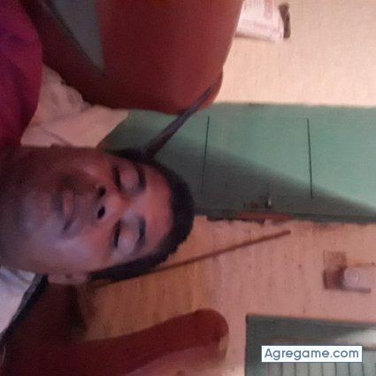 Claudelinogutiere chico soltero en Laguna Blanca