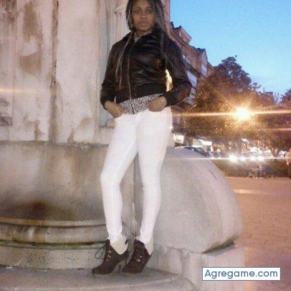 Karmyta chica soltera en Noja