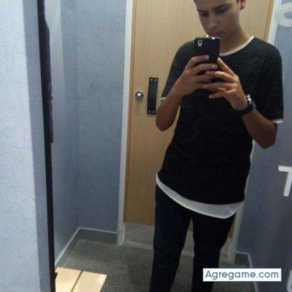 Yogurin02 chico soltero en Vilanova i la geltru