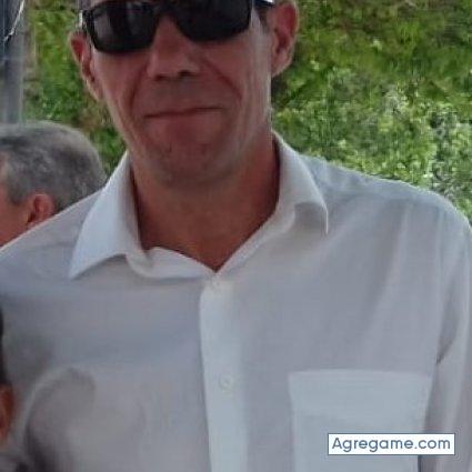 merovingius chico soltero en La Arena
