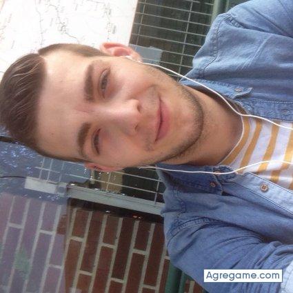 Adrian13 chico soltero en Las Huesas