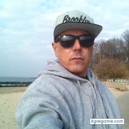Georgeanderson56 chico soltero en East Hampton