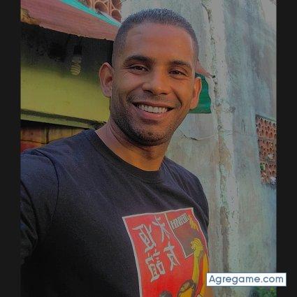 Breznen chico soltero en Santo Domingo