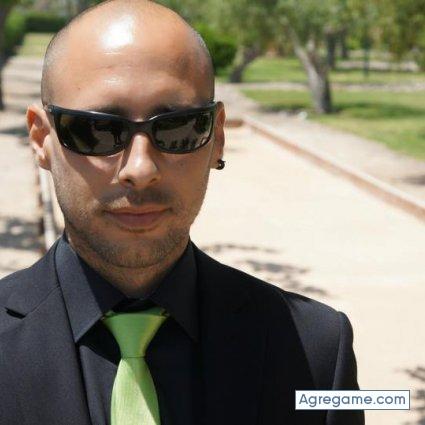 Pistacho chico soltero en Sant boi de llobregat