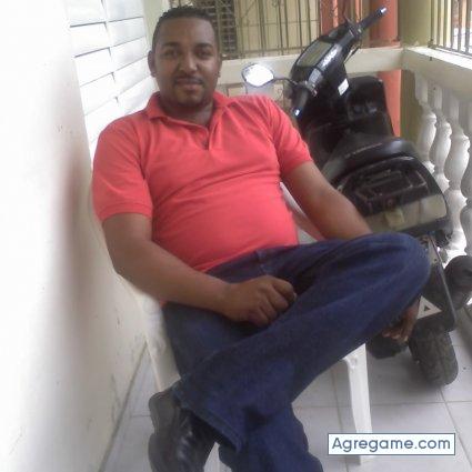 carlisto chico soltero en Ensanche Libertad