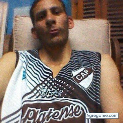 JorgeCrespo88 chico soltero en San Cayetano