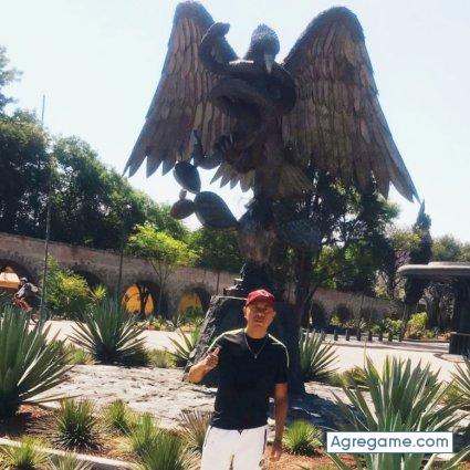 Mesopotamio chico soltero en Girona