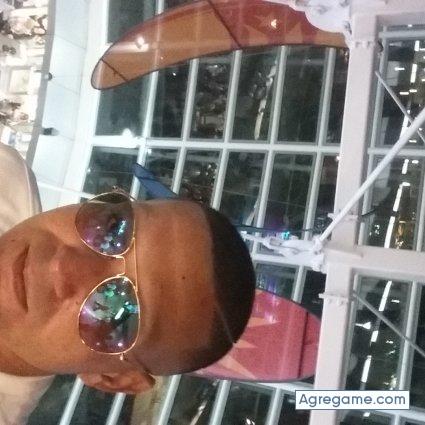 Adall chico soltero en 