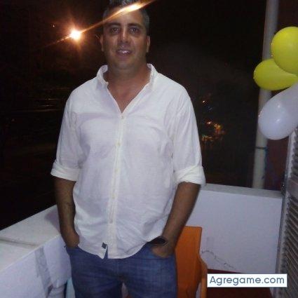 Cuervodavid chico soltero en Asunción