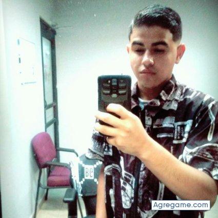 Angel_rivera01 chico soltero en Rochester