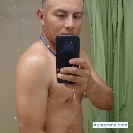 Byron87 chico soltero en Newark