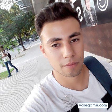 Romeobb chico soltero en Zárate