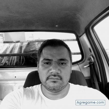 RicardoMirandara chico casado en Tlajomulco De Zúñiga