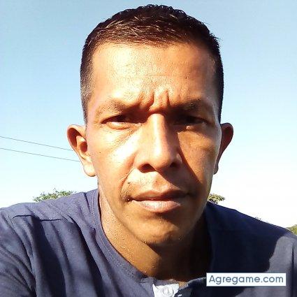 Fernandobas chico soltero en Florencia