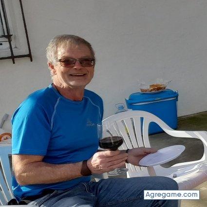 Carlo1199 chico separado en O Barco