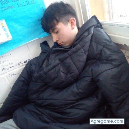 Oscarosmanacebero chico soltero en Grand Bourg