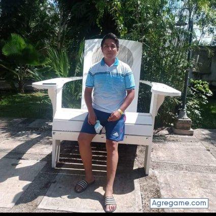 Ernesto10M chico soltero en Cancún