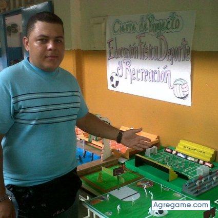 Robertson1 chico soltero en Ciudad Guayana