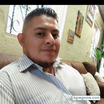 Barbereno chico soltero en Jalpatagua