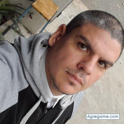 George_Fisher chico soltero en Lanús