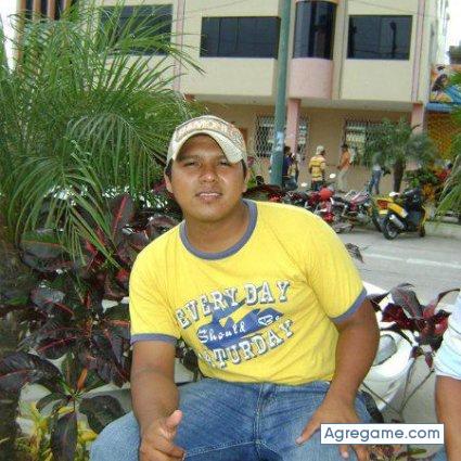 perro chico soltero en Marcabelí