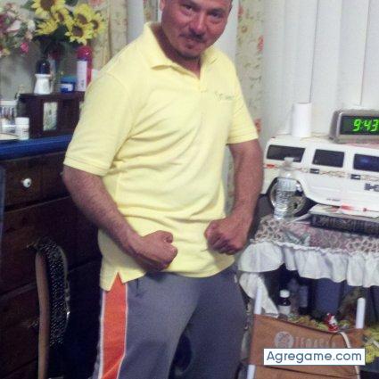 selenacastillo chico soltero en Greenville