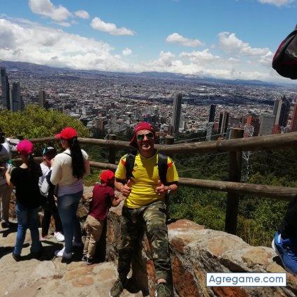 Insuasti chico soltero en Bogotá