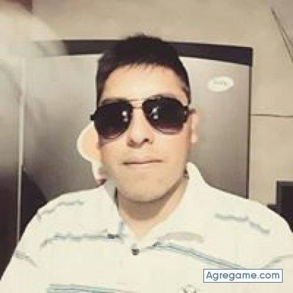 santysuvelza chico soltero en Viale