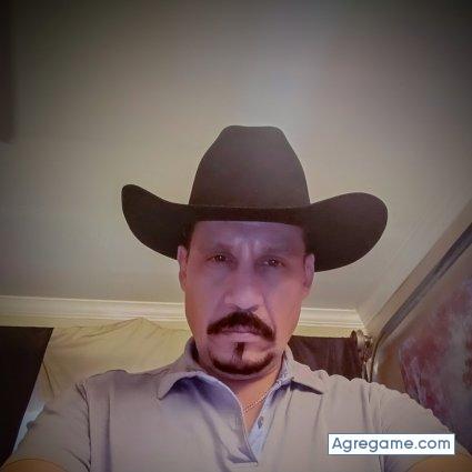 anselmolooez chico soltero en Simi Valley