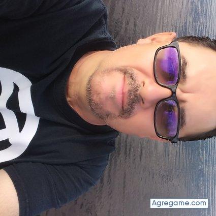 Yllades chico soltero en Martinsburg