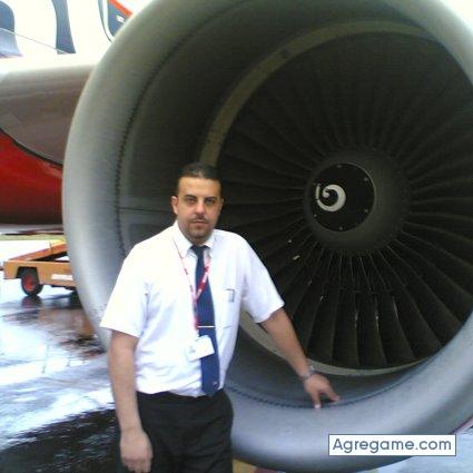 CRJ200 chico soltero en Astorga