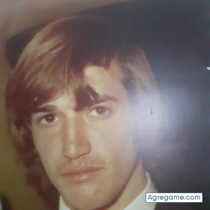 Tajogaite chico soltero en Llanos De Aridane