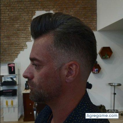 Lucas1976 chico soltero en Pamplona