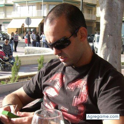 Nakero chico soltero en Espartinas