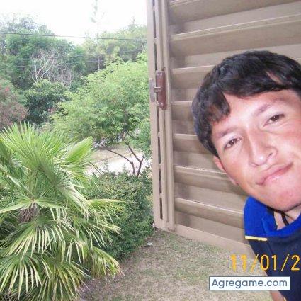 viictor2215 chico soltero en Grand Bourg