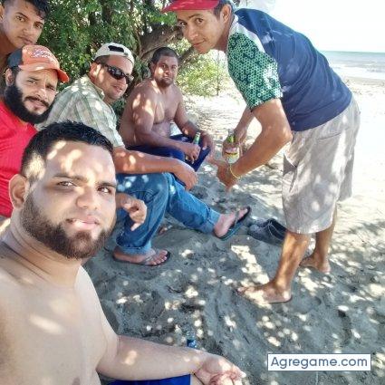 Adeiano chico soltero en Pedasí