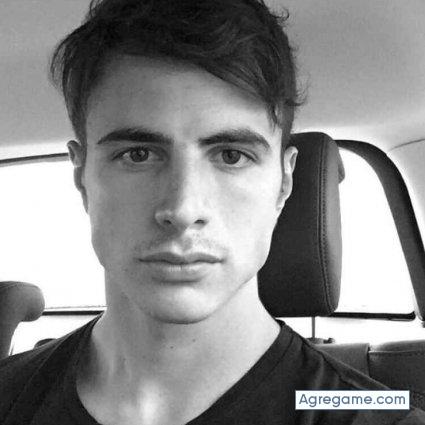 Napolitanoferri chico soltero en Cartagena