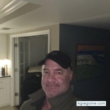 Alankatin chico soltero en Laguna Hills