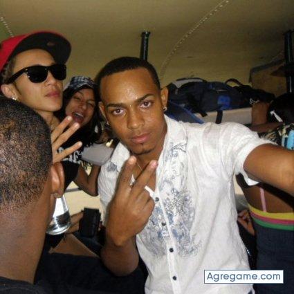 carlos3325 chico soltero en Sabana Iglesia