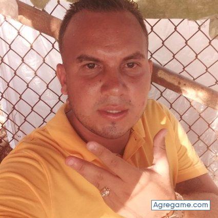 Jose_forlan chico soltero en Brisas del Golf