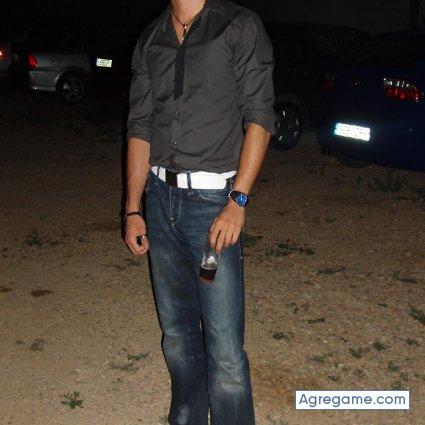 pequeno chico soltero en Valencia