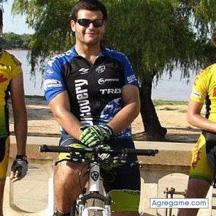 Gusfog chico soltero en Paraná