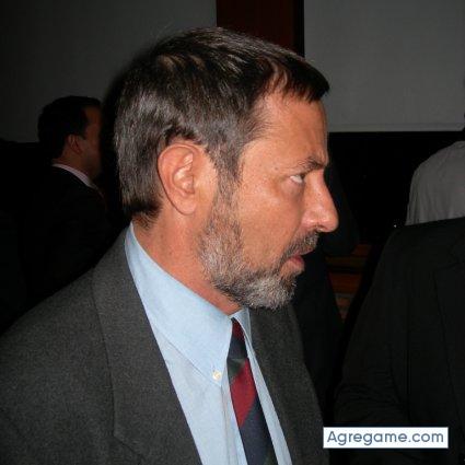 charles13 chico divorciado en Madrid