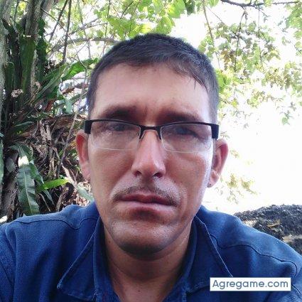 Jalberthmontero chico soltero en Puerto Tejada