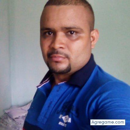 Jchaparro chico soltero en Tela