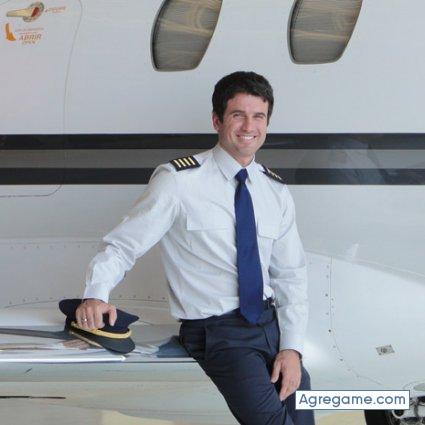 piloto chico soltero en Guayaquil