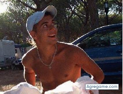 Farrukitoman chico soltero en Guadarrama