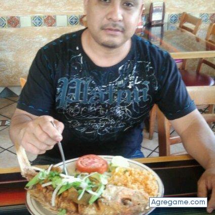 angeljuniorreyes chico soltero en Chicago