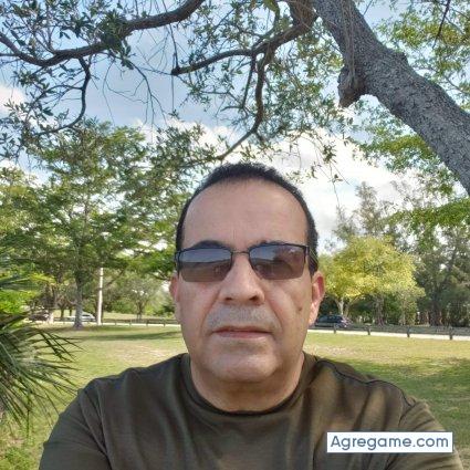 Moises551 chico soltero en Defuniak Springs